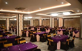 Dhamma Grand Hotel Resort